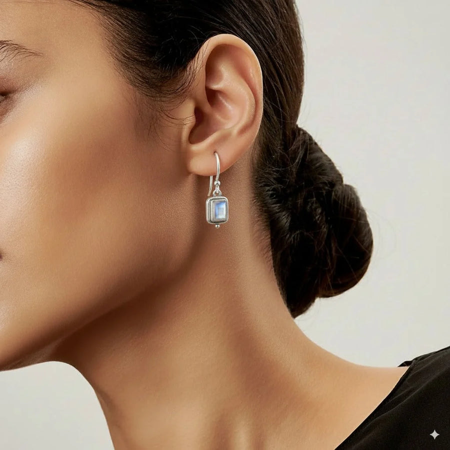 Beatriz – Vintage Square Moonstone Earrings