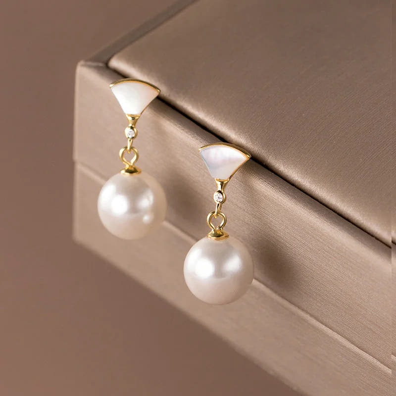 Chic Silver Earrings with Pearl
