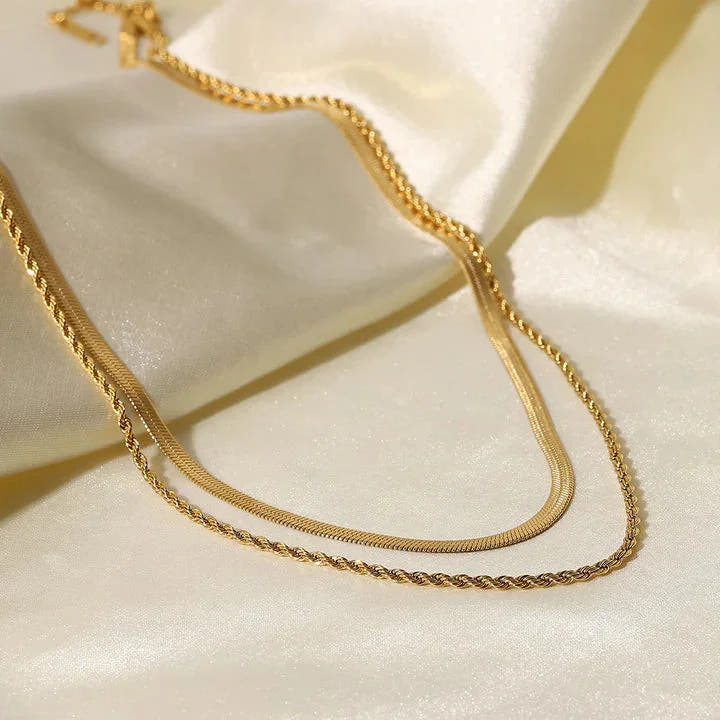 Juliana Solvia Necklace | Gold